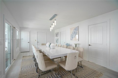 Villa ou maison à louer à St. Lucie, Floride: 6 chambres, 333.52 m2 № 2180716 - photo 14