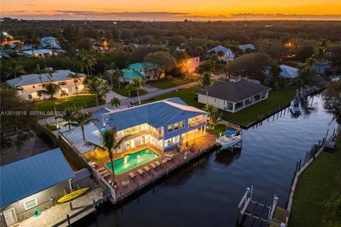 Villa ou maison à louer à St. Lucie, Floride: 6 chambres, 333.52 m2 № 2180716 - photo 2