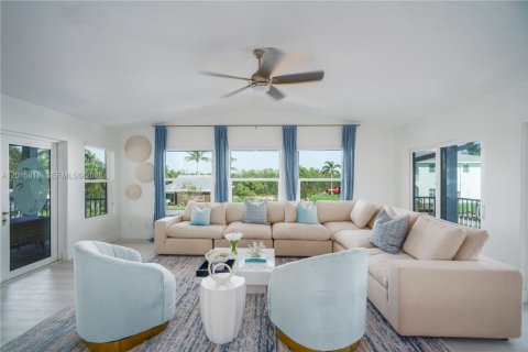 Villa ou maison à louer à St. Lucie, Floride: 6 chambres, 333.52 m2 № 2180716 - photo 8