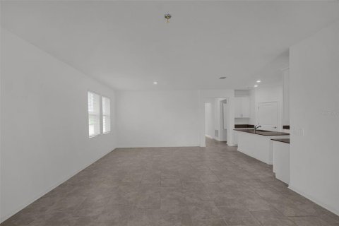 Villa ou maison à vendre à Davenport, Floride: 4 chambres, 192.87 m2 № 2409959 - photo 2