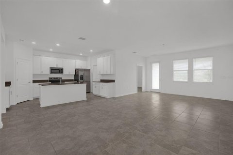 Villa ou maison à vendre à Davenport, Floride: 4 chambres, 192.87 m2 № 2409959 - photo 3