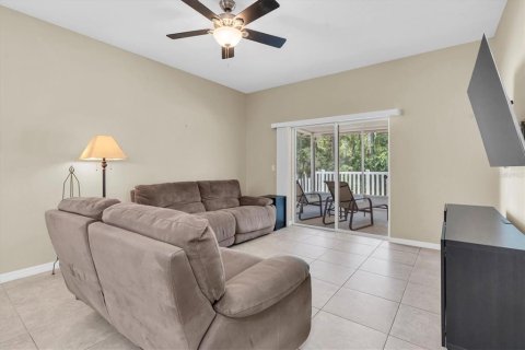 House in New Port Richey, Florida 4 bedrooms, 182.83 sq.m. № 1909462 - photo 8