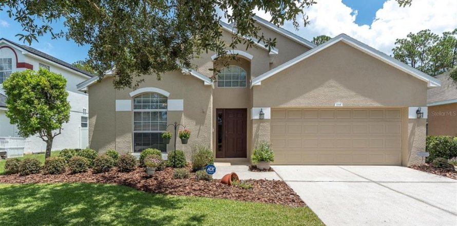 House in New Port Richey, Florida 4 bedrooms, 182.83 sq.m. № 1909462