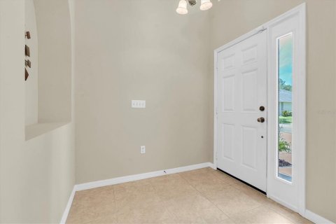 House in New Port Richey, Florida 4 bedrooms, 182.83 sq.m. № 1909462 - photo 3