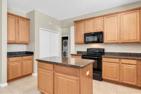 House in New Port Richey, Florida 4 bedrooms, 182.83 sq.m. № 1909462 - photo 11