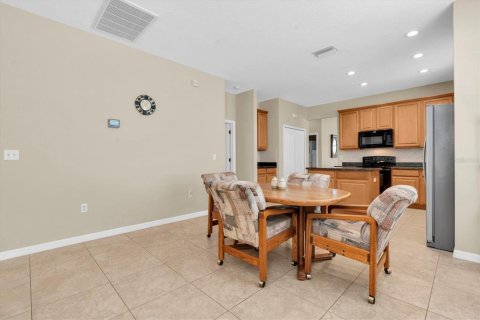House in New Port Richey, Florida 4 bedrooms, 182.83 sq.m. № 1909462 - photo 16
