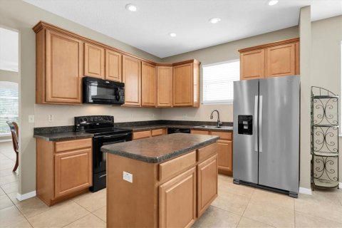 House in New Port Richey, Florida 4 bedrooms, 182.83 sq.m. № 1909462 - photo 10
