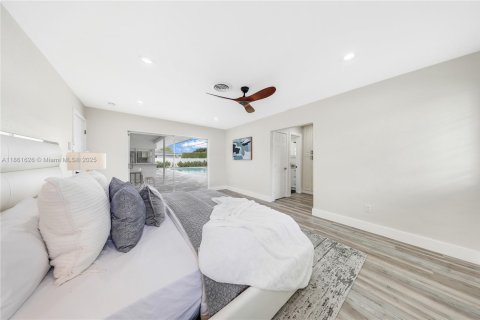 Casa en venta en Miami, Florida, 4 dormitorios, 247.31 m2 № 1891957 - foto 20
