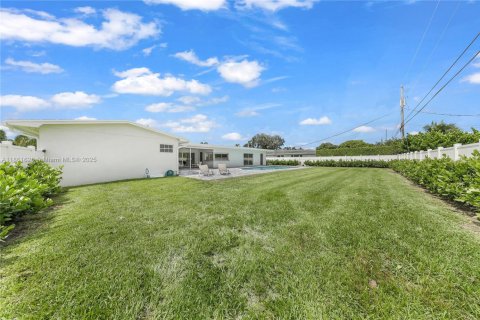 Casa en venta en Miami, Florida, 4 dormitorios, 247.31 m2 № 1891957 - foto 28