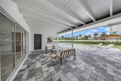 Casa en venta en Miami, Florida, 4 dormitorios, 247.31 m2 № 1891957 - foto 22