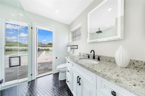 Casa en venta en Miami, Florida, 4 dormitorios, 247.31 m2 № 1891957 - foto 21