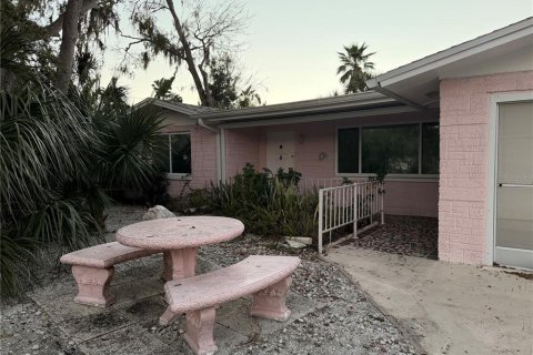 Villa ou maison à New Port Richey, Floride 2 chambres, 153.1 m2 № 2141883
