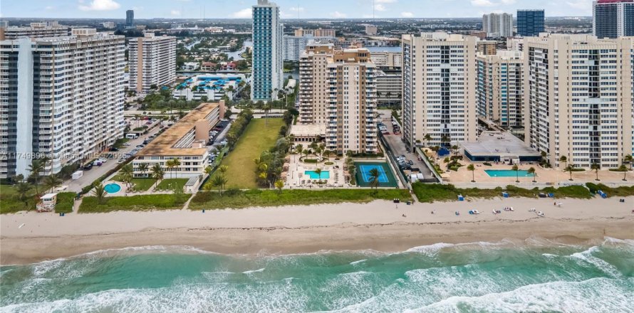 Condo à Hallandale Beach, Floride, 2 chambres № 1865510
