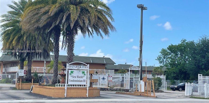 Studio à Condo à Miami Gardens, Floride  № 2035049