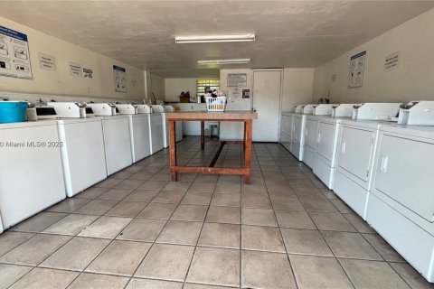 Copropriété à vendre à Miami Gardens, Floride: 41.81 m2 № 2035049 - photo 14