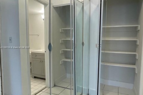 Copropriété à vendre à Miami Gardens, Floride: 41.81 m2 № 2035049 - photo 11