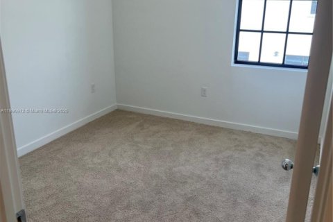 Townhouse in Florida City, Florida 3 bedrooms № 1944100 - photo 10