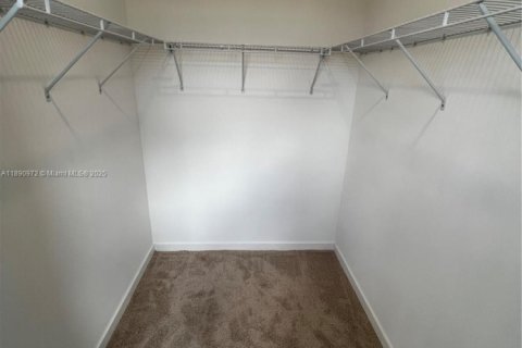 Townhouse in Florida City, Florida 3 bedrooms № 1944100 - photo 14