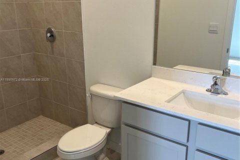 Townhouse in Florida City, Florida 3 bedrooms № 1944100 - photo 13