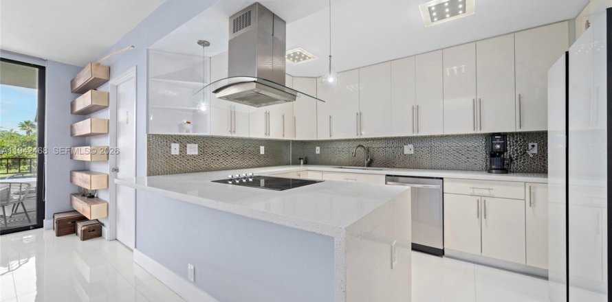 Condominio en Key Biscayne, Florida, 3 dormitorios  № 1999968