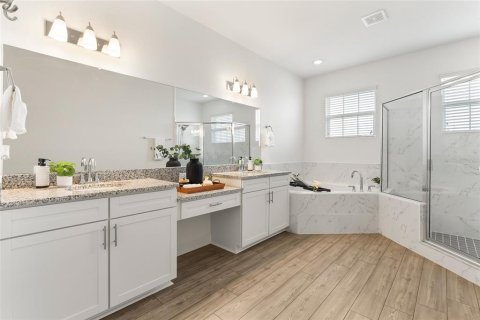Casa en venta en Winter Haven, Florida, 4 dormitorios, 336.21 m2 № 1546239 - foto 28