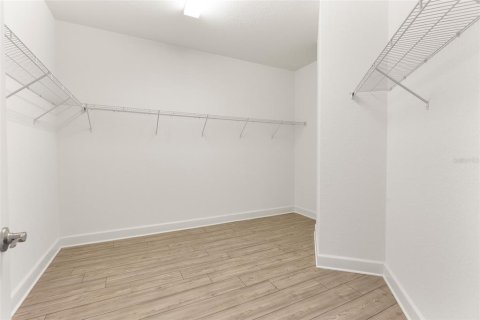 Casa en venta en Winter Haven, Florida, 4 dormitorios, 336.21 m2 № 1546239 - foto 24