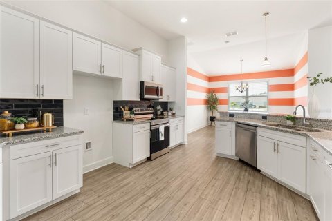 Casa en venta en Winter Haven, Florida, 4 dormitorios, 336.21 m2 № 1546239 - foto 11