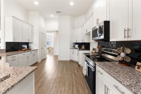 Casa en venta en Winter Haven, Florida, 4 dormitorios, 336.21 m2 № 1546239 - foto 13