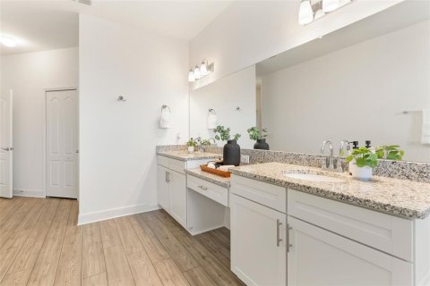 Casa en venta en Winter Haven, Florida, 4 dormitorios, 336.21 m2 № 1546239 - foto 25
