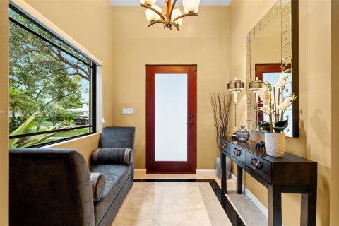 House in Miami Shores, Florida 3 bedrooms, 196.58 sq.m. № 2023891 - photo 23