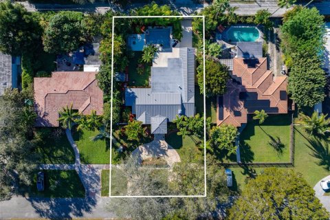 House in Miami Shores, Florida 3 bedrooms, 196.58 sq.m. № 2023891 - photo 18