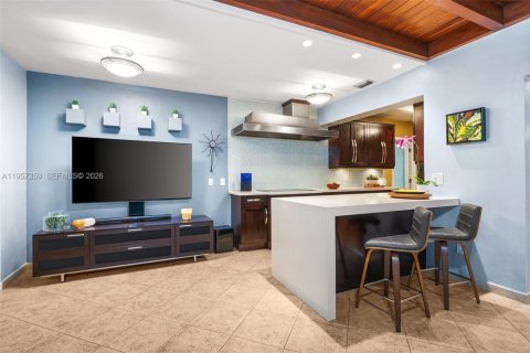 House in Miami Shores, Florida 3 bedrooms, 196.58 sq.m. № 2023891 - photo 30