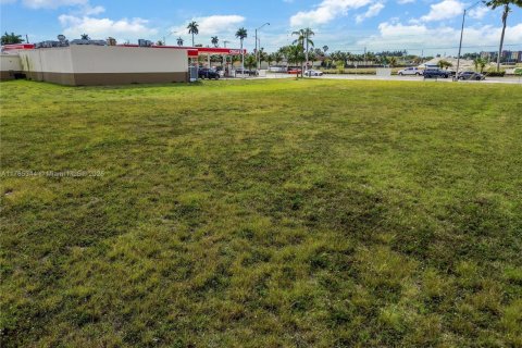 Propiedad comercial en venta en Florida City, Florida № 1862203 - foto 1