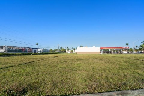 Propiedad comercial en venta en Florida City, Florida № 1862203 - foto 9
