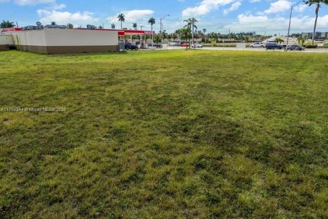 Propiedad comercial en venta en Florida City, Florida № 1862203 - foto 8