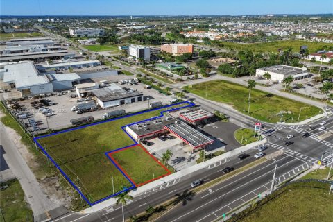 Propiedad comercial en venta en Florida City, Florida № 1862203 - foto 17