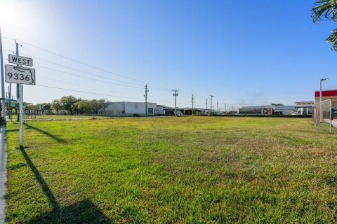 Propiedad comercial en venta en Florida City, Florida № 1862203 - foto 12