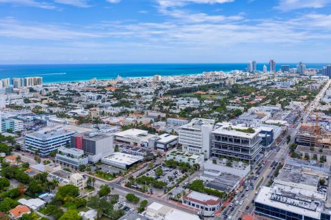 Propiedad comercial en venta en Miami Beach, Florida № 1742022 - foto 18