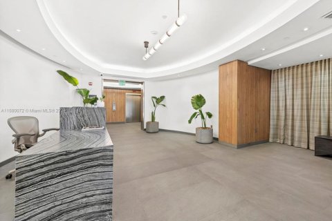 Propiedad comercial en venta en Miami Beach, Florida № 1742022 - foto 13