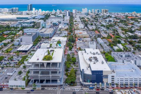 Propiedad comercial en venta en Miami Beach, Florida № 1742022 - foto 19