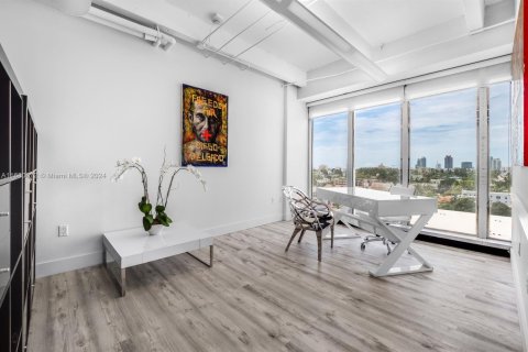Propiedad comercial en venta en Miami Beach, Florida № 1742022 - foto 6
