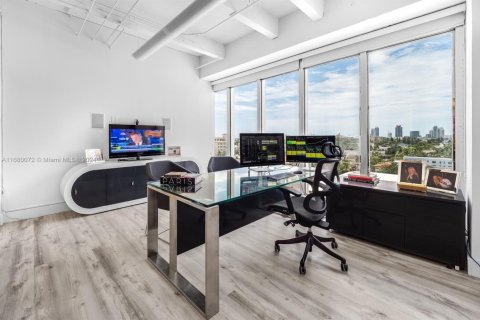Propiedad comercial en venta en Miami Beach, Florida № 1742022 - foto 5