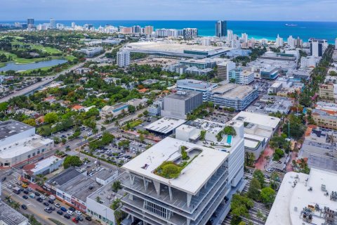 Propiedad comercial en venta en Miami Beach, Florida № 1742022 - foto 20