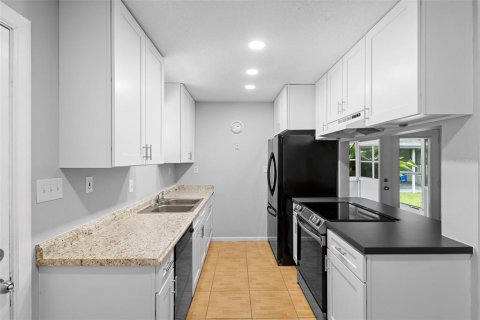 House in Groveland, Florida 3 bedrooms, 125.98 sq.m. № 1884091 - photo 18