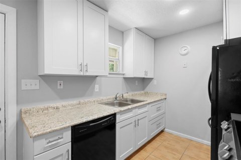 House in Groveland, Florida 3 bedrooms, 125.98 sq.m. № 1884091 - photo 22