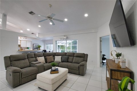 Villa ou maison à vendre à Port Charlotte, Floride: 4 chambres, 178.74 m2 № 2402954 - photo 7