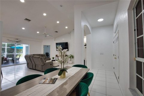 Villa ou maison à vendre à Port Charlotte, Floride: 4 chambres, 178.74 m2 № 2402954 - photo 21