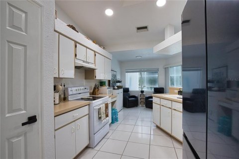 Villa ou maison à vendre à Port Charlotte, Floride: 4 chambres, 178.74 m2 № 2402954 - photo 10