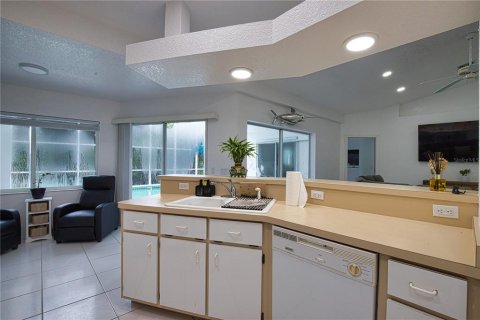 Villa ou maison à vendre à Port Charlotte, Floride: 4 chambres, 178.74 m2 № 2402954 - photo 18