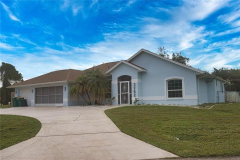 Villa ou maison à Port Charlotte, Floride 4 chambres, 178.74 m2 № 2402954